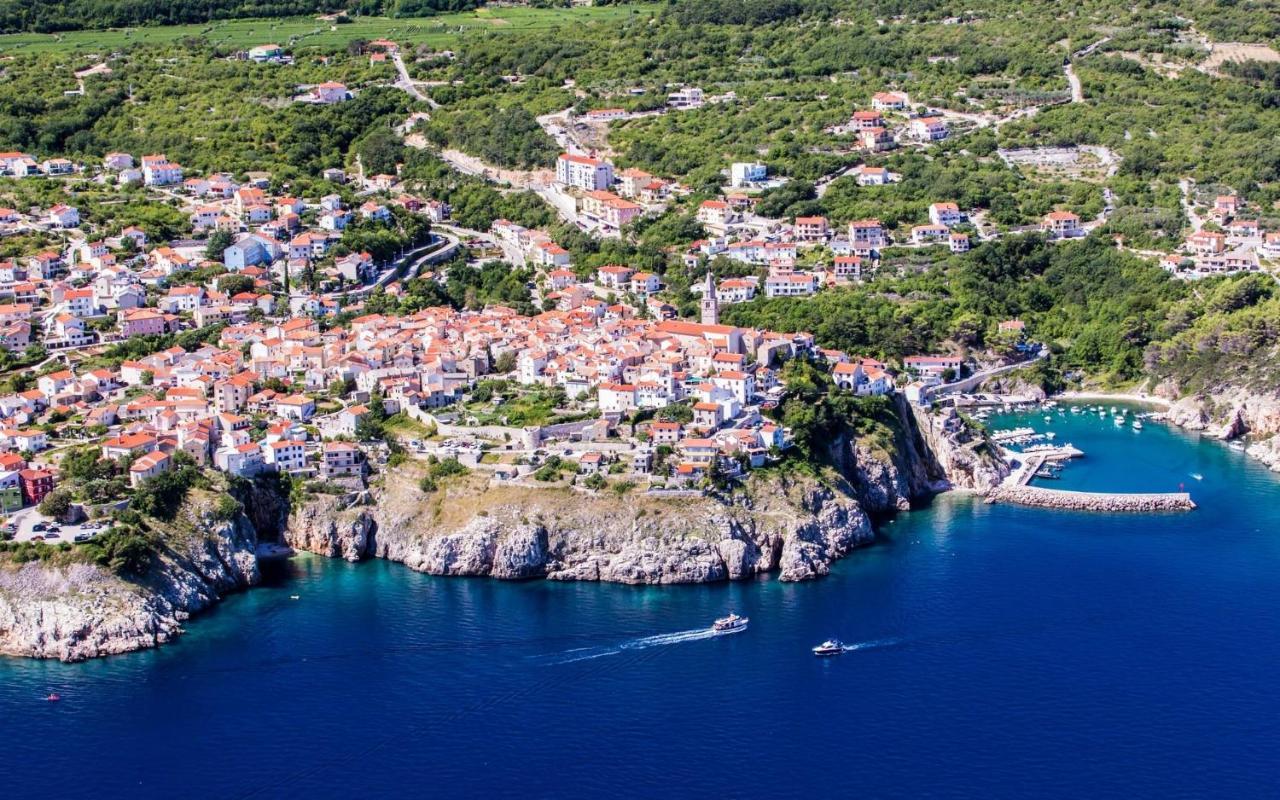 Vacation Home Kovachnica Vrbnik Eksteriør billede
